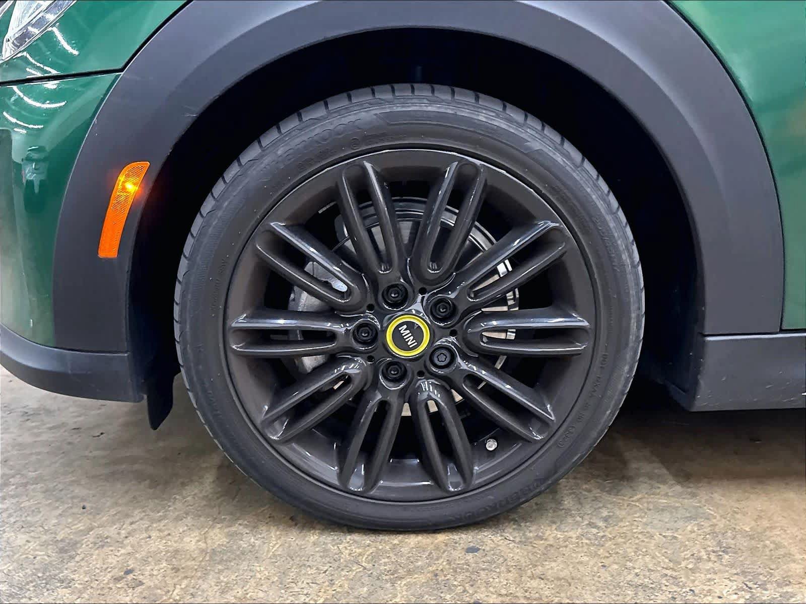 Used 2024 MINI Cooper SE FWD image 12