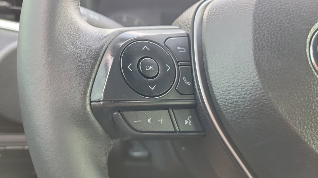 Used 2025 Toyota Corolla SE image 25