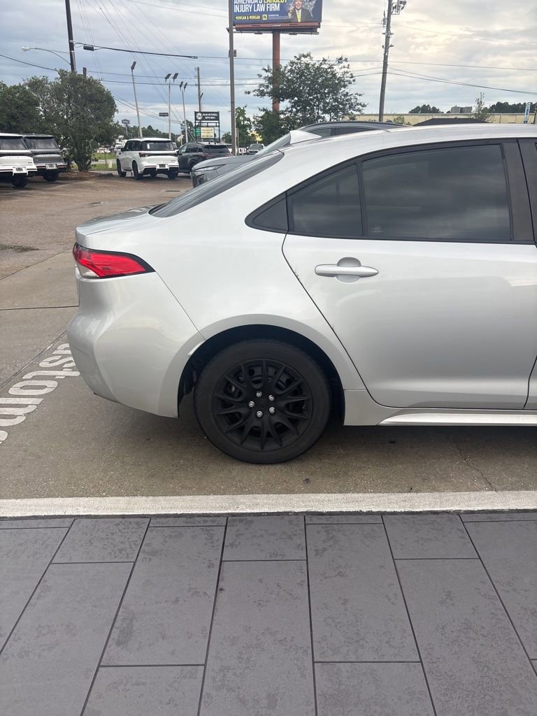 Used 2022 Toyota Corolla LE FWD image 21