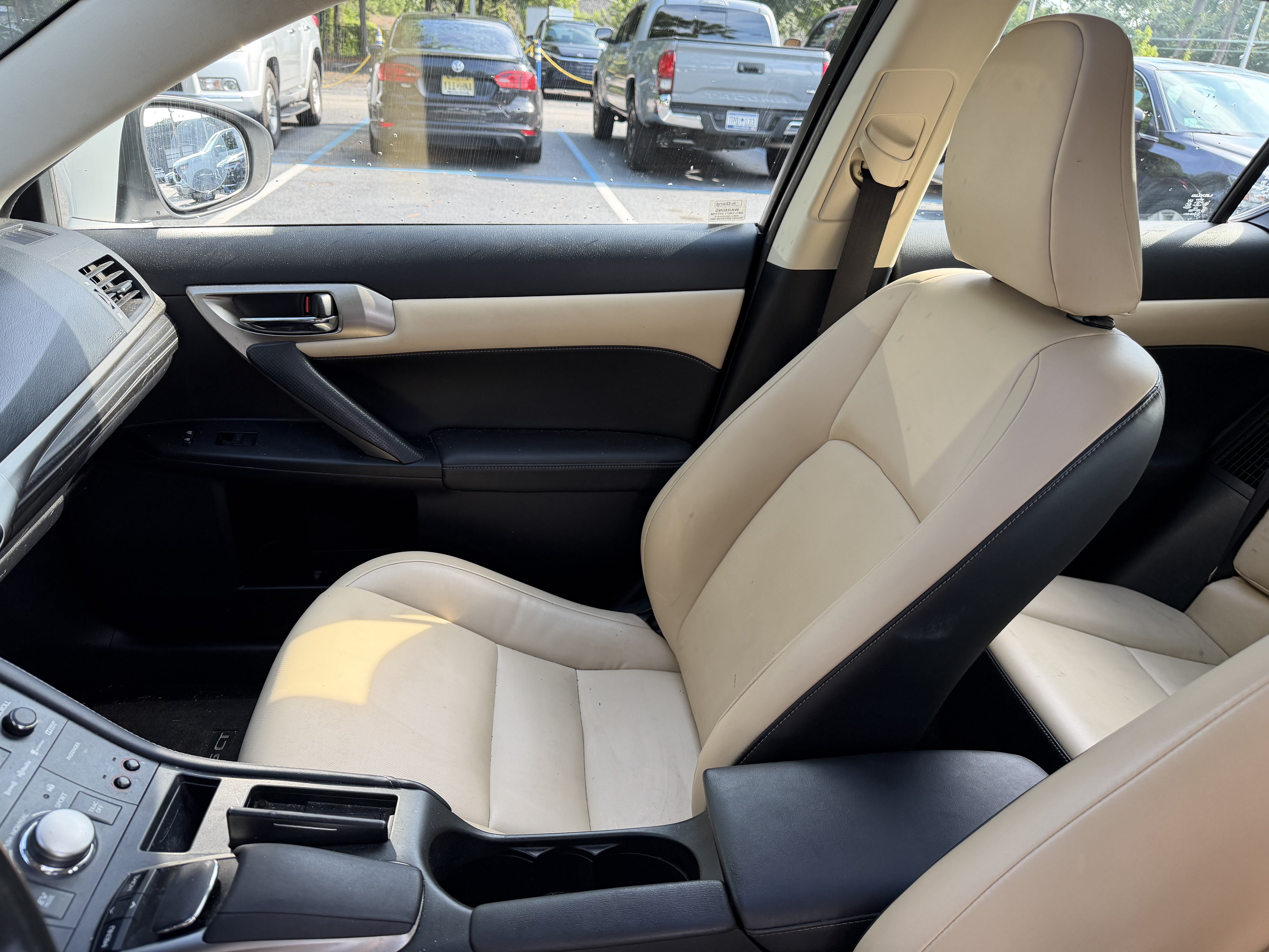 Used 2014 Lexus CT 200h FWD image 28