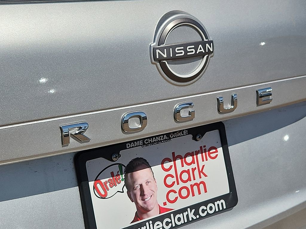 Used 2023 Nissan Rogue SL w/ SL Premium Package image 10