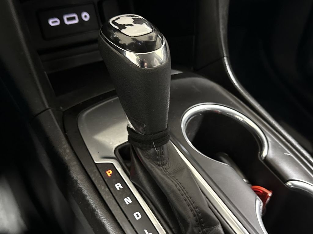 Used 2020 Chevrolet Equinox LS w/ LS Convenience Package image 17