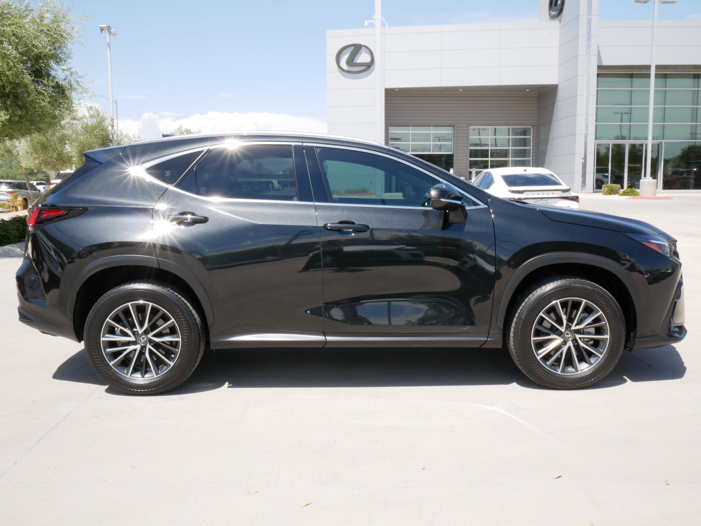 Used 2024 Lexus NX 350h AWD image 13