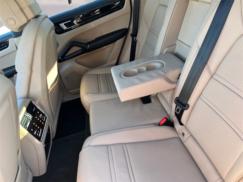 Used 2021 Porsche Cayenne S image 13