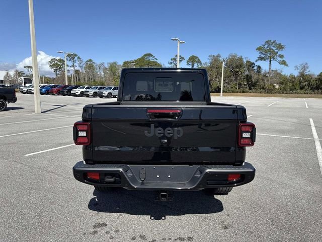 Used 2023 Jeep Gladiator Overland image 4