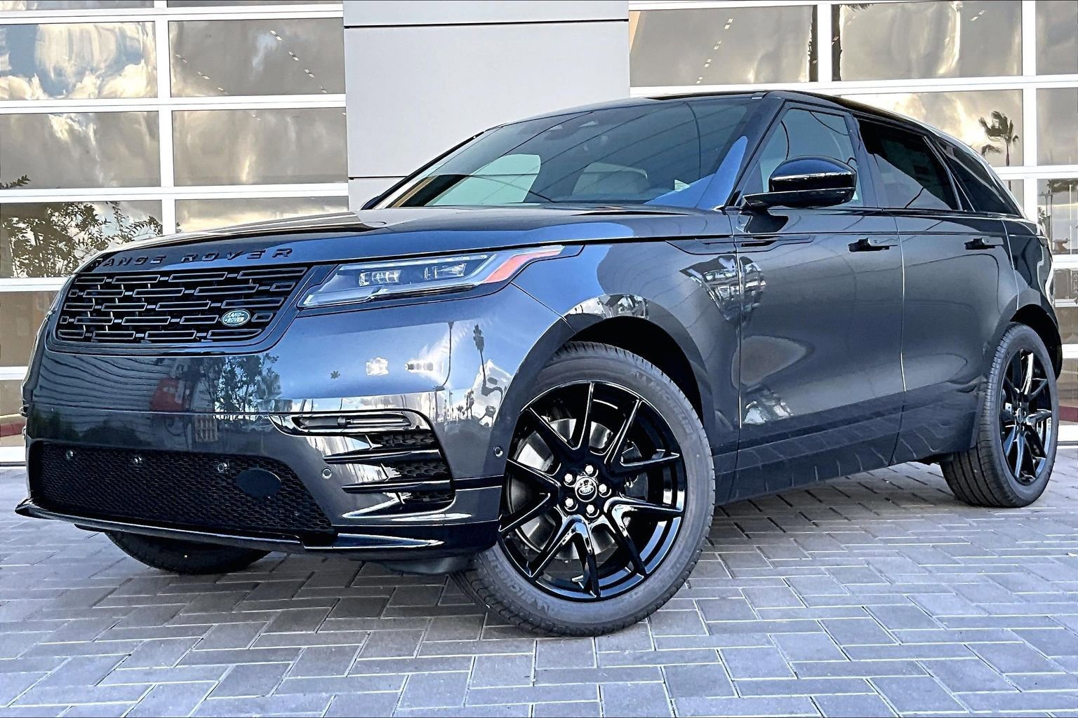New 2026 Land Rover Range Rover Velar Dynamic SE