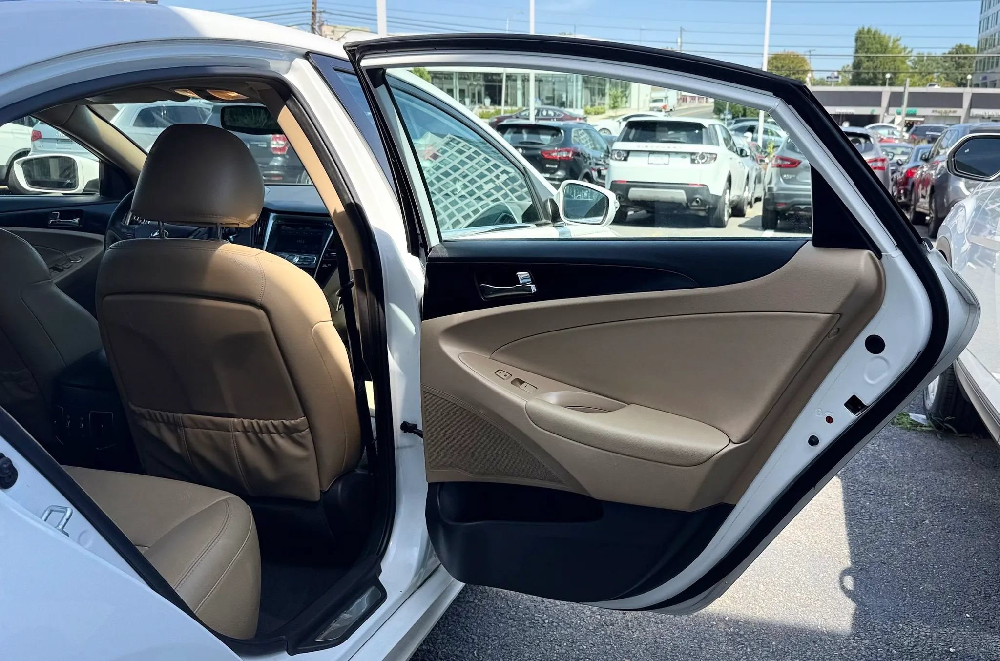 Used 2013 Hyundai Sonata Limited w/ Premium Pkg FWD image 30