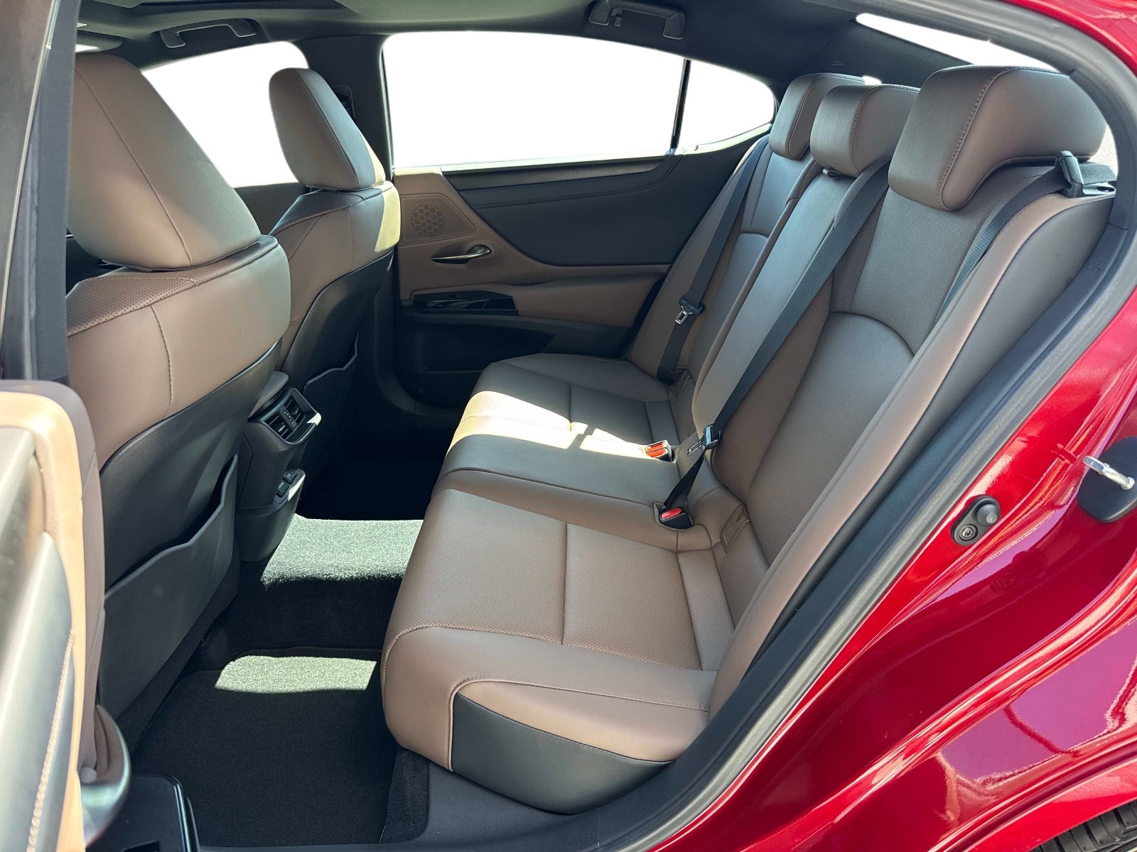 Certified 2025 Lexus ES 350 w/ Premium Package FWD image 12