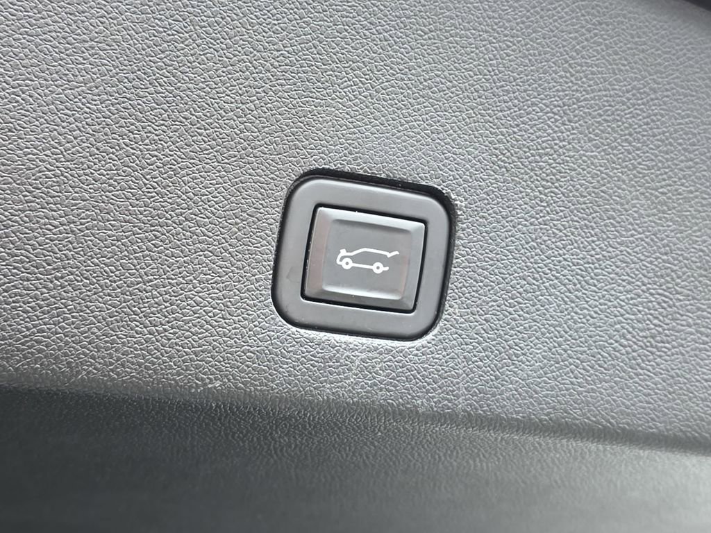 Used 2020 Cadillac XT6 Sport w/ Platinum Package image 16