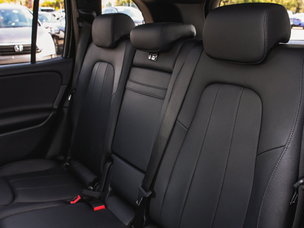 Used 2022 Mercedes-Benz GLB 250 4MATIC image 34