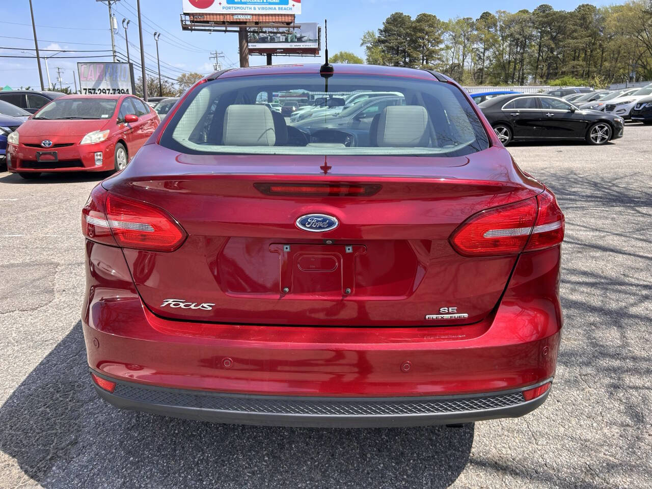 Used 2016 Ford Focus SE w/ SE Power Seat Package image 9