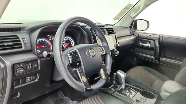 Used 2022 Toyota 4Runner TRD Off-Road image 18