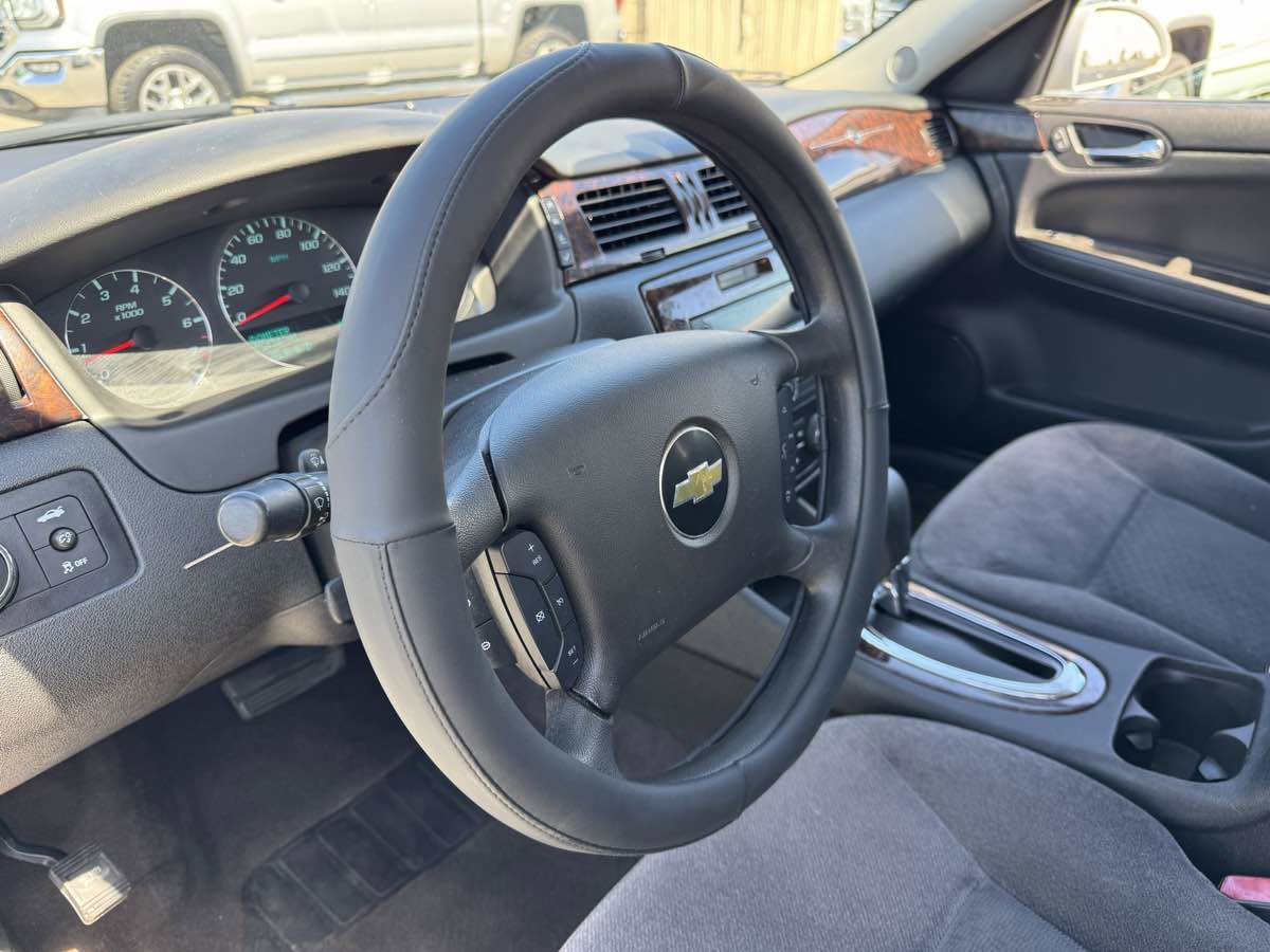 Used 2015 Chevrolet Impala LT image 22