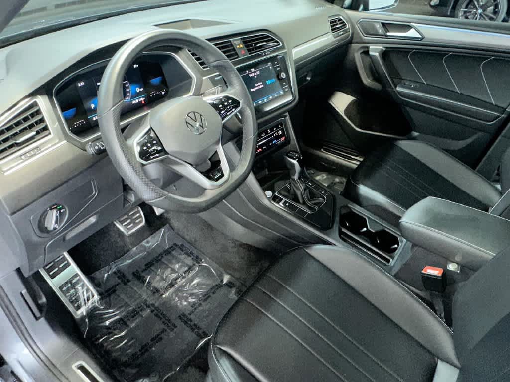 Used 2024 Volkswagen Tiguan SE R-Line FWD image 7