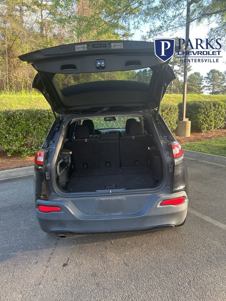 Used 2017 Jeep Cherokee Sport image 27