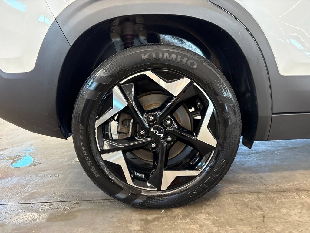 Certified 2024 Kia Seltos EX AWD/4WD image 31