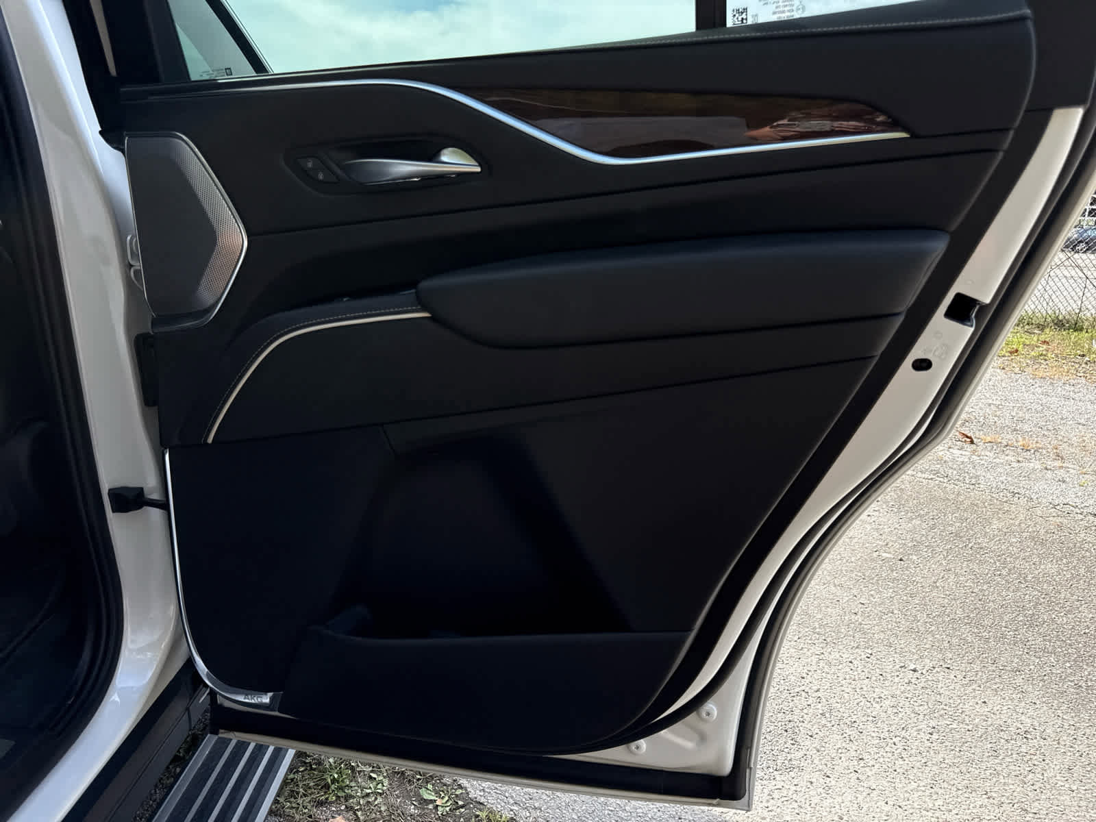 Used 2023 Cadillac Escalade Sport Platinum w/ LPO, ONYX Package image 31