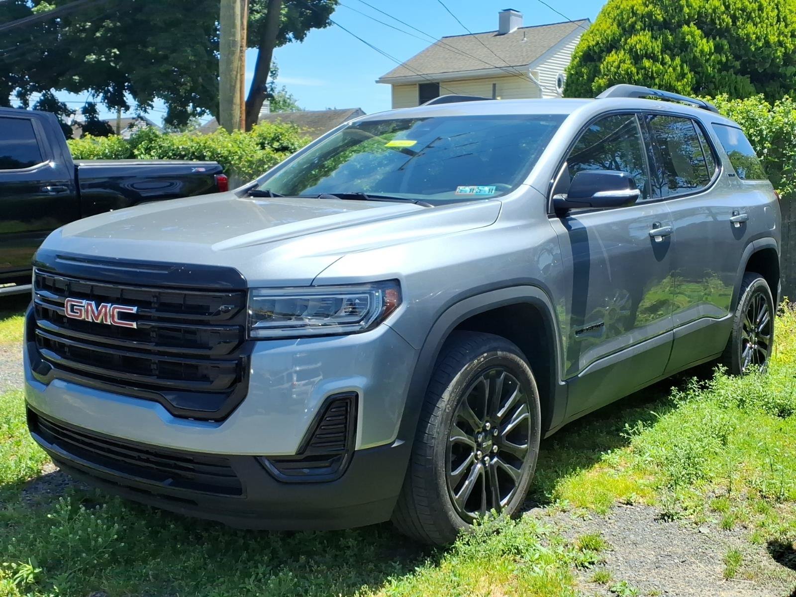 Certified 2023 GMC Acadia SLE w/ Driver Convenience Package AWD/4WD image 3