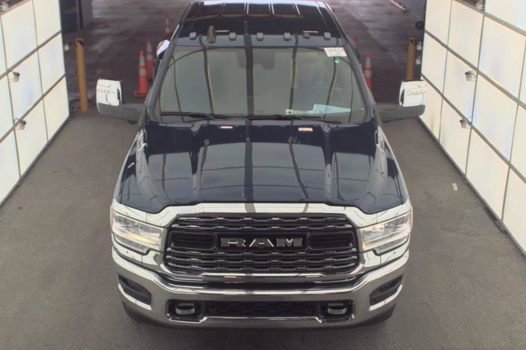 Used 2024 RAM 3500 Limited AWD/4WD image 15