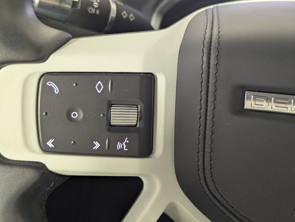 Used 2020 Land Rover Defender 110 HSE image 65