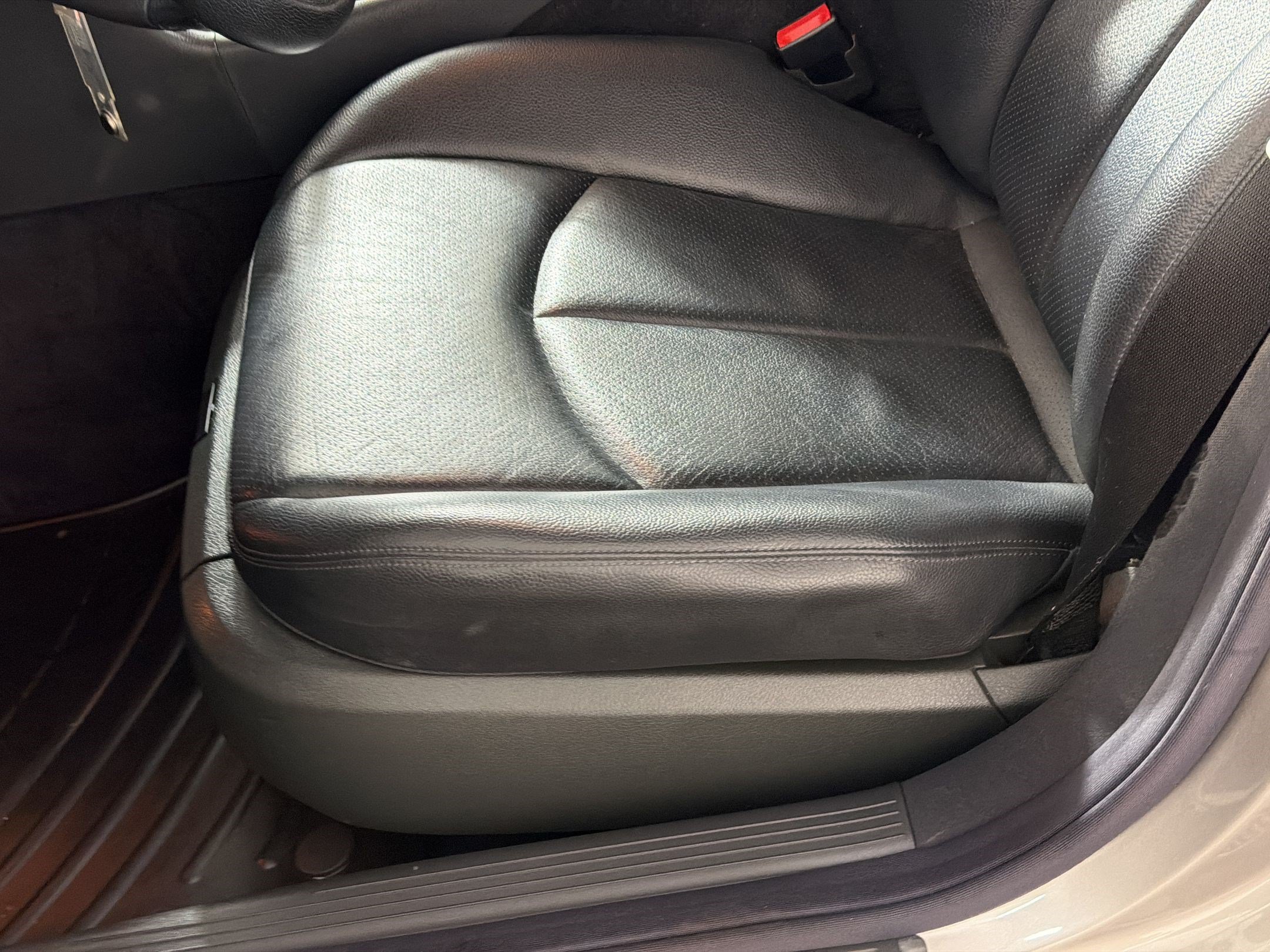 Used 2004 Mercedes-Benz E 320 4MATIC Sedan image 16