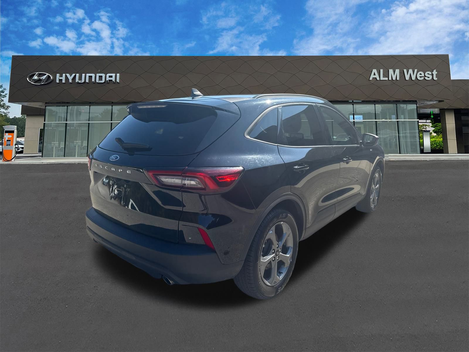 Used 2025 Ford Escape ST-Line FWD image 5