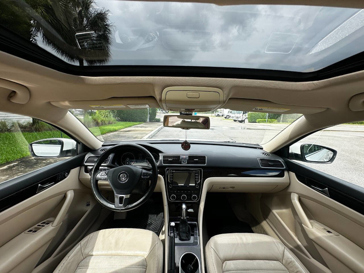 Used 2014 Volkswagen Passat 1.8T SEL Premium image 13