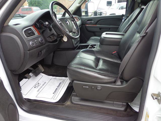 Used 2011 GMC Sierra 3500 SLT w/ SLT Convenience Package image 8