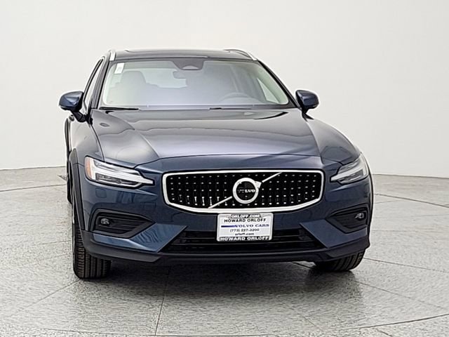 New 2026 Volvo V60 B5 Cross Country Plus w/ Climate Package image 2