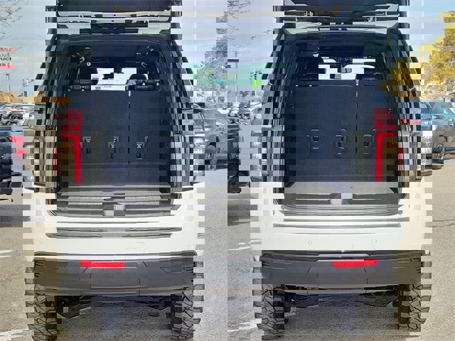 Used 2023 Chevrolet Tahoe Z71 w/ Luxury Package image 13