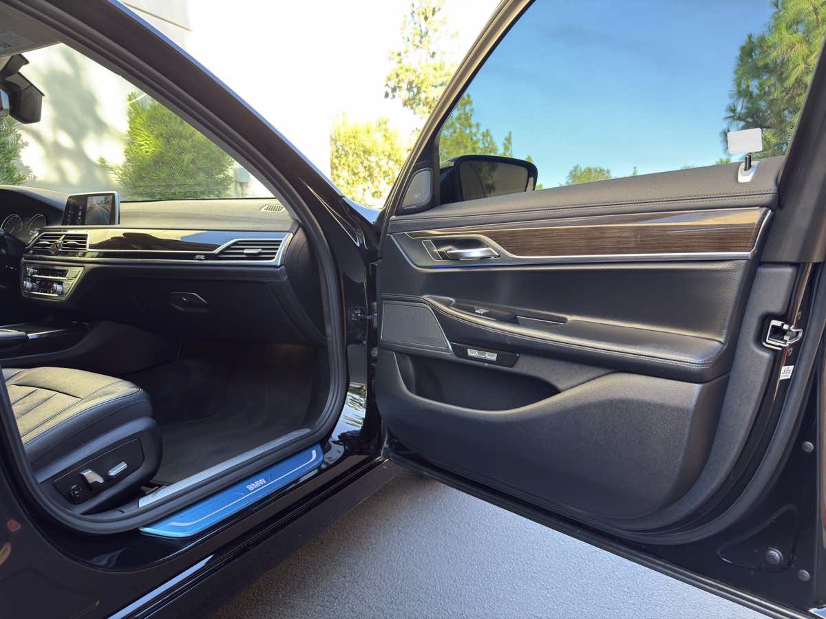 Used 2016 BMW 740i RWD image 55