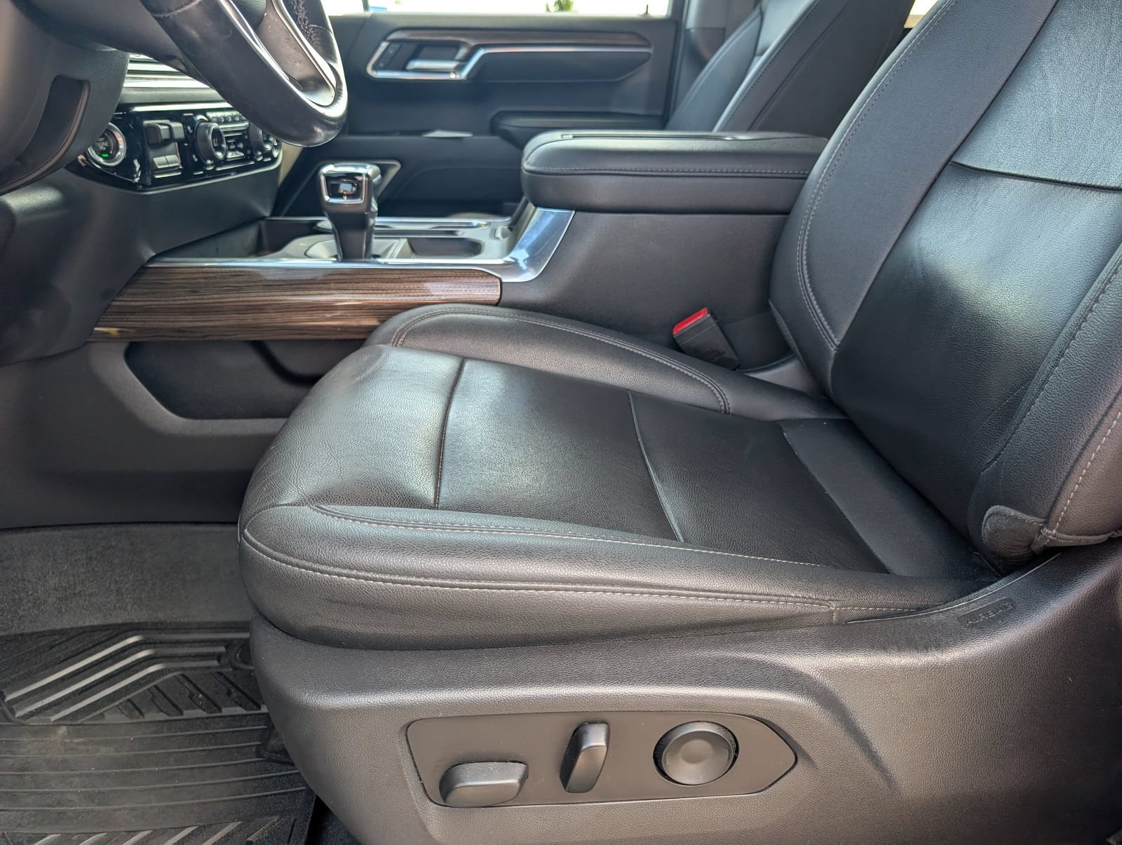 Used 2022 Chevrolet Silverado 1500 LT Trail Boss w/ Convenience Package II AWD/4WD image 9