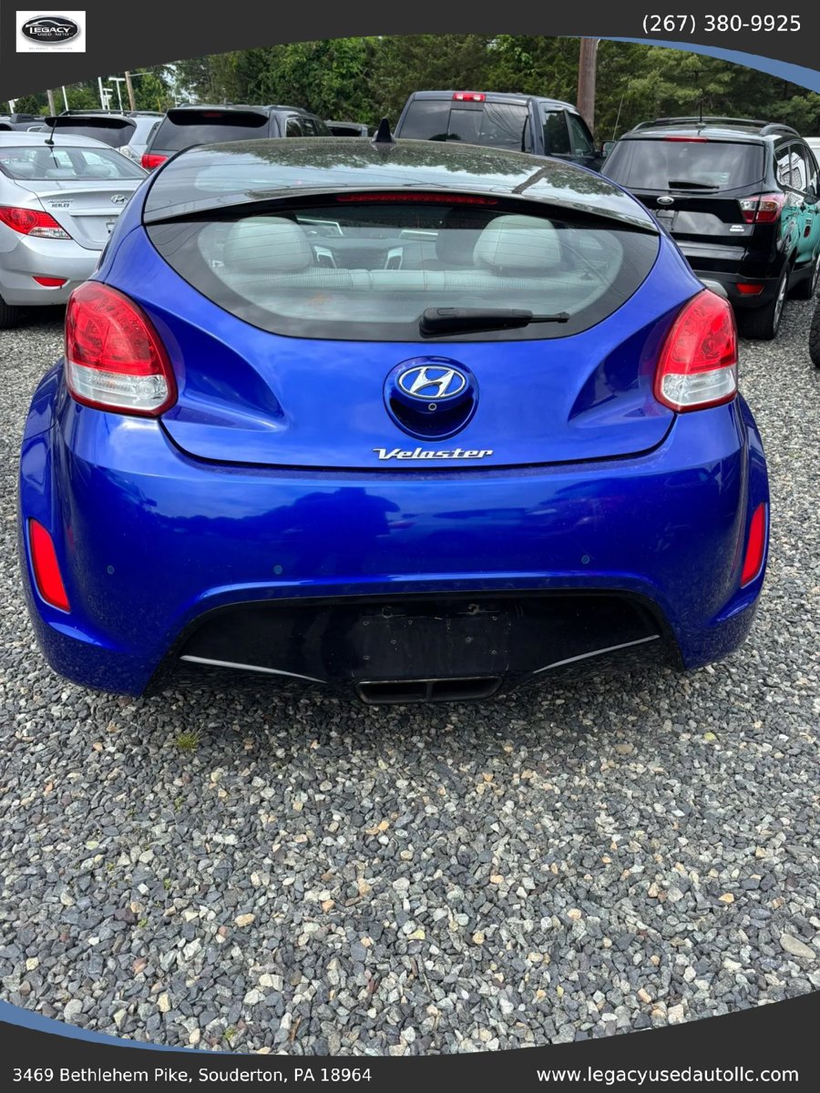 Used 2012 Hyundai Veloster w/ Style Pkg FWD image 7