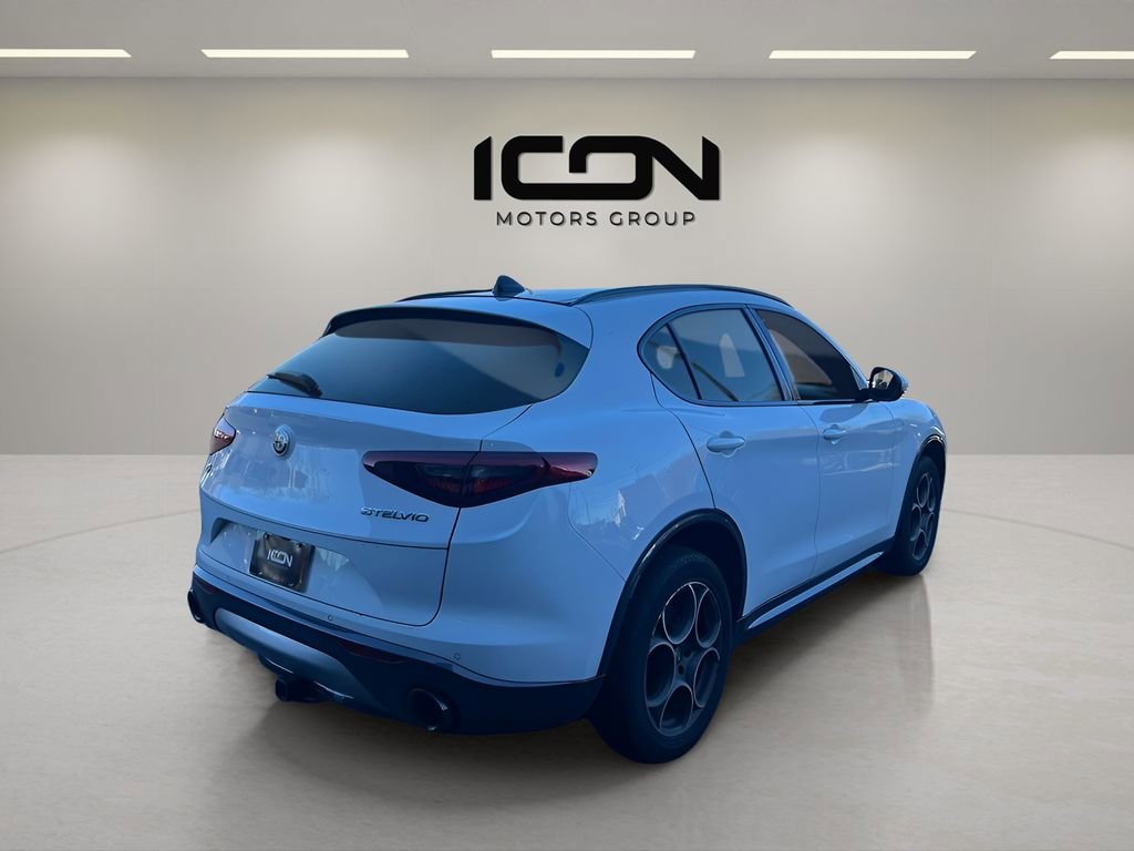 Used 2023 Alfa Romeo Stelvio Ti w/ Active Assist Plus Package image 5