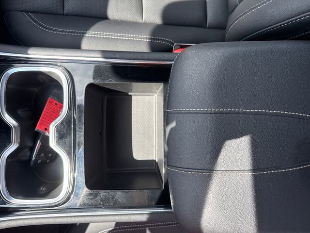 Used 2025 Chevrolet Traverse LT image 19