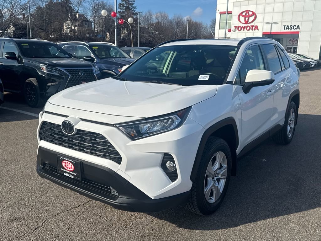 Used 2019 Toyota RAV4 XLE image 3