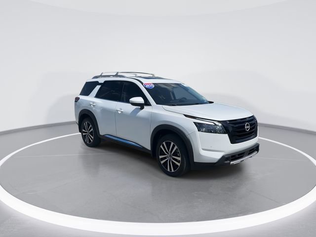 Used 2025 Nissan Pathfinder Platinum w/ Black Appearance Package