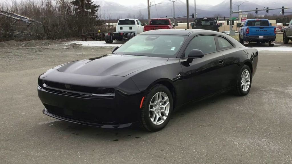 Used 2025 Dodge Charger R/T w/ Quick Order Package 25M R/T image 4