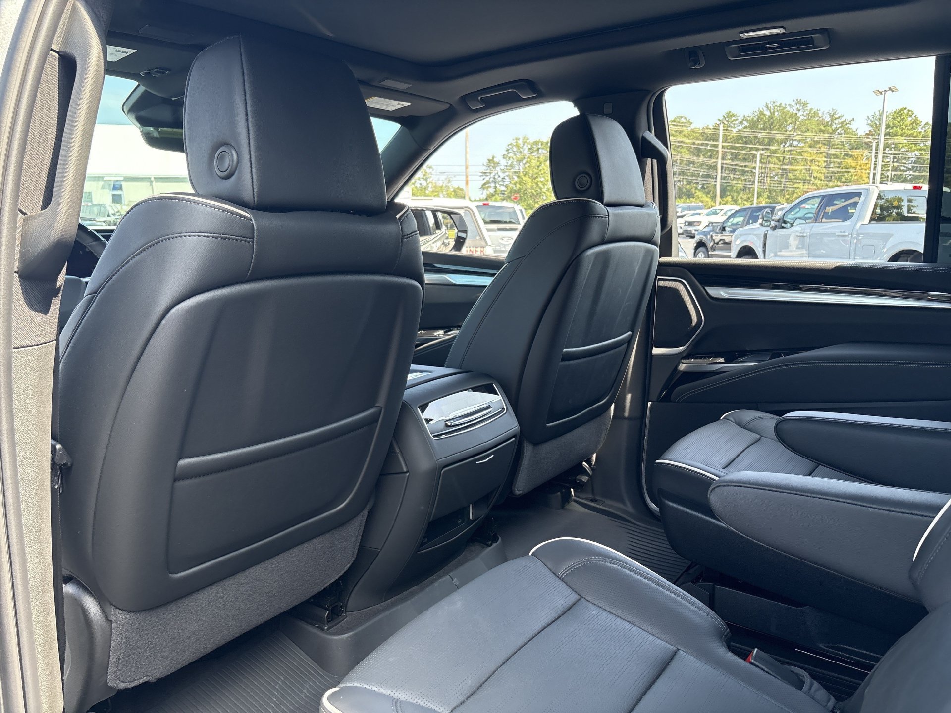 Used 2026 Cadillac Escalade Sport w/ LPO, ONYX Package AWD/4WD image 18