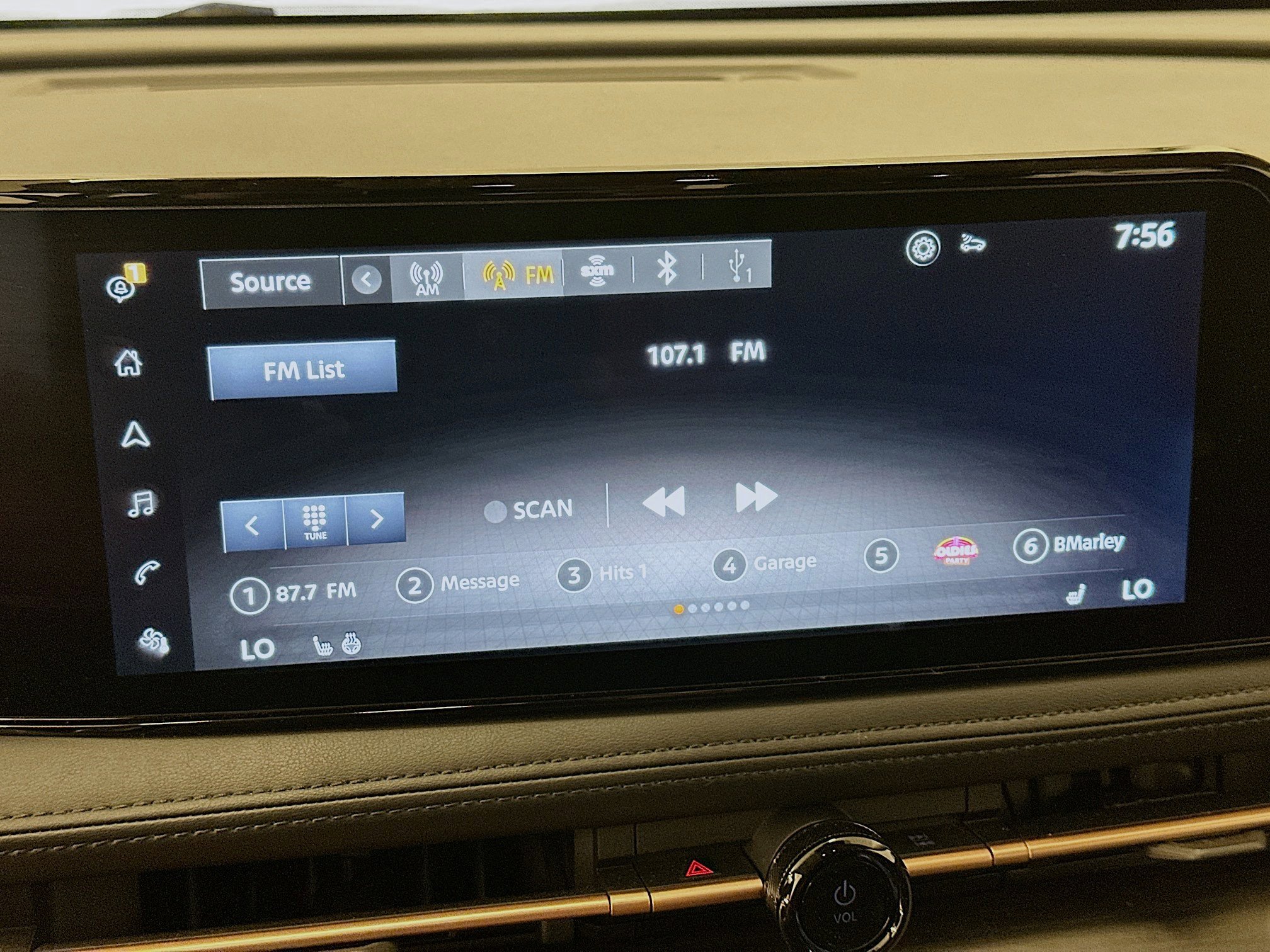 Used 2024 Nissan Ariya AWD image 21