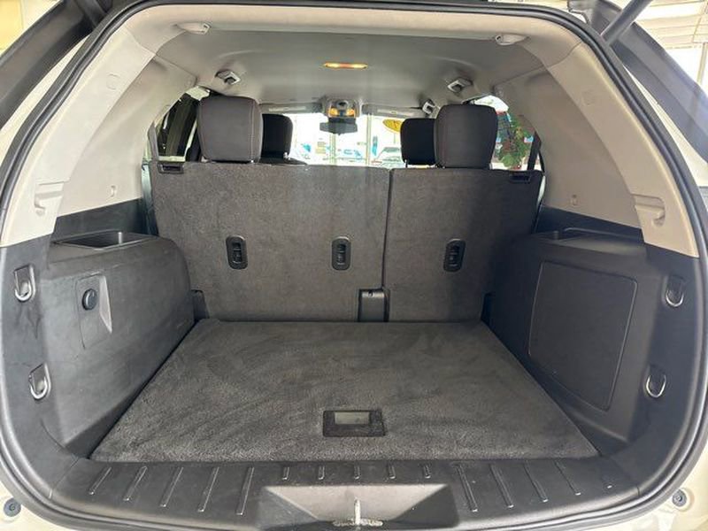 Used 2017 Chevrolet Equinox LT w/ Convenience Package image 9