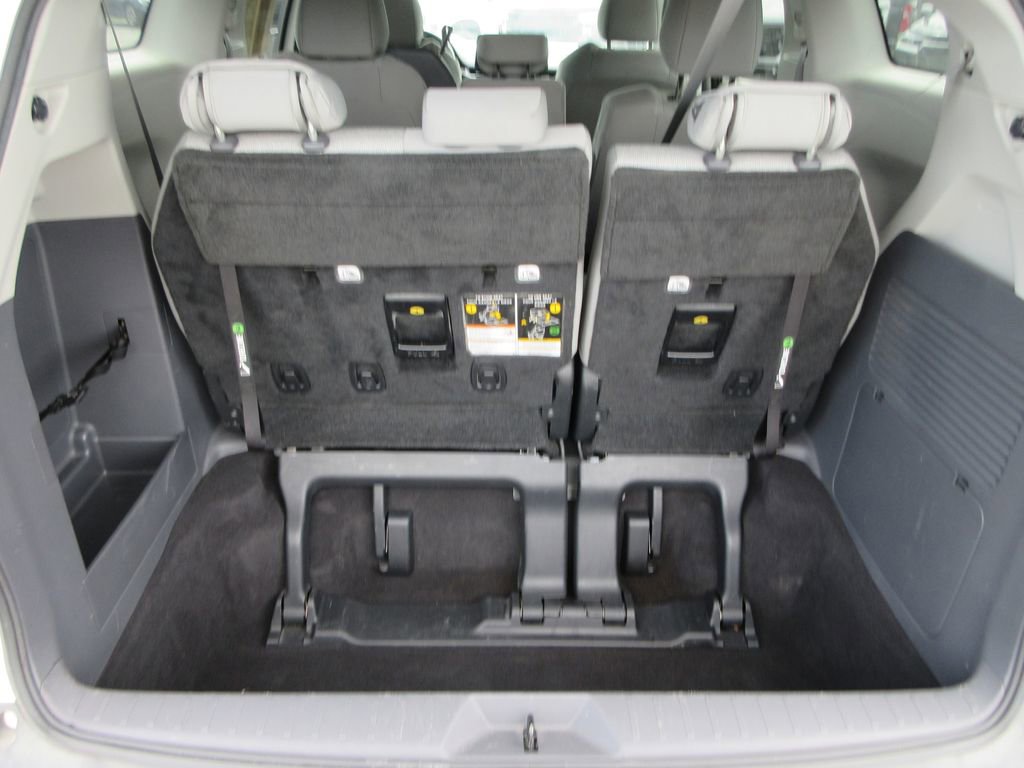 Used 2022 Toyota Sienna LE FWD image 11
