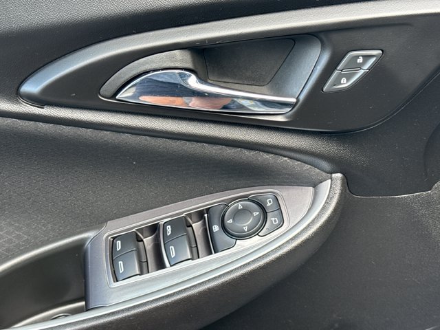 Used 2023 Chevrolet Malibu LT w/ Driver Confidence Package FWD image 16