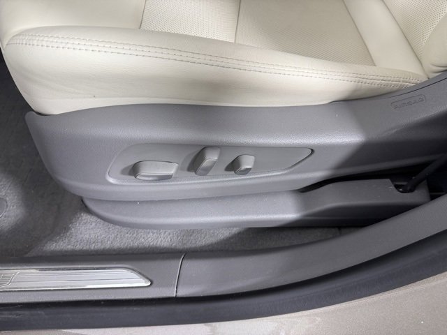 Used 2022 Cadillac XT5 Premium Luxury w/ LPO, Floor Liner Package image 19