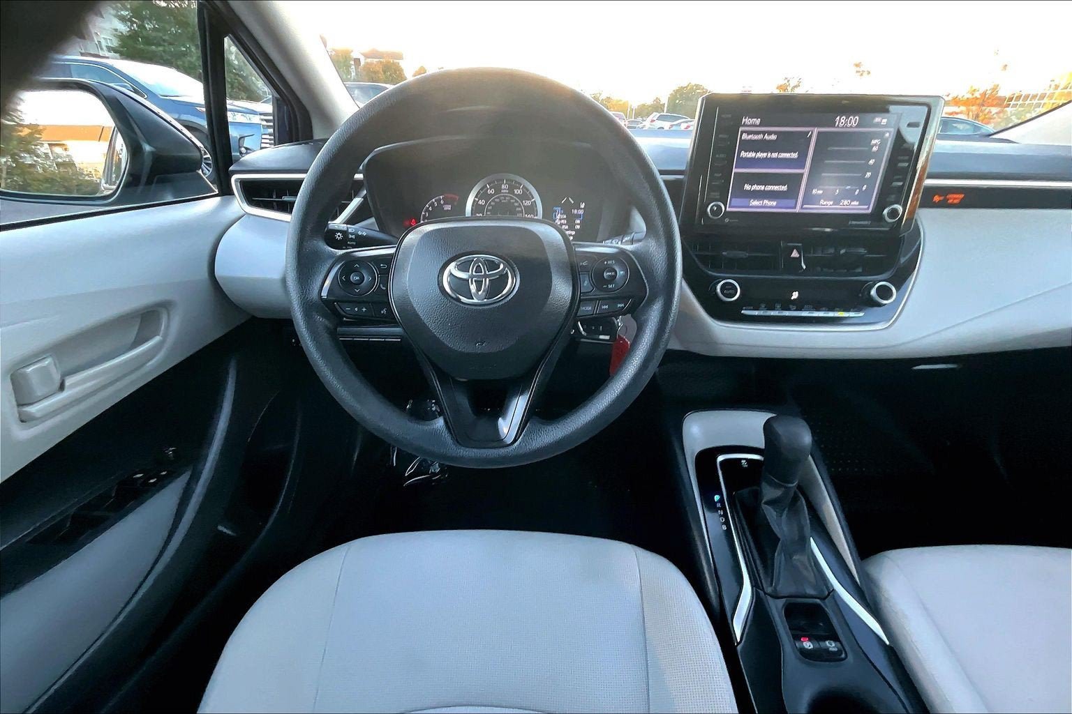 Used 2022 Toyota Corolla LE FWD image 5