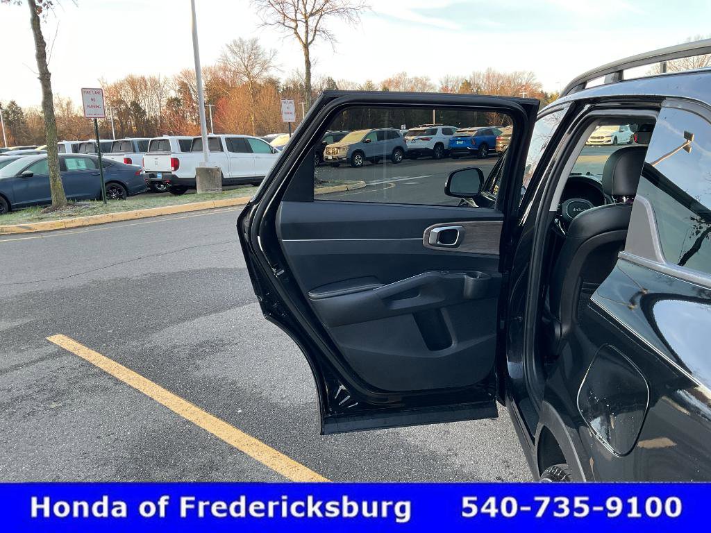 Used 2022 Kia Sorento S image 15