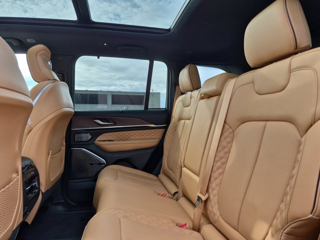 Used 2024 Jeep Grand Cherokee Summit w/ Adv Protech Group IV AWD/4WD image 21