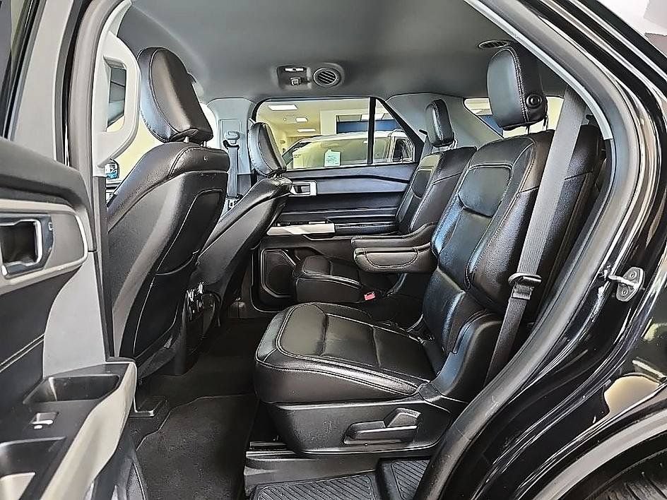 Used 2020 Ford Explorer XLT w/ Equipment Group 202A AWD/4WD image 27
