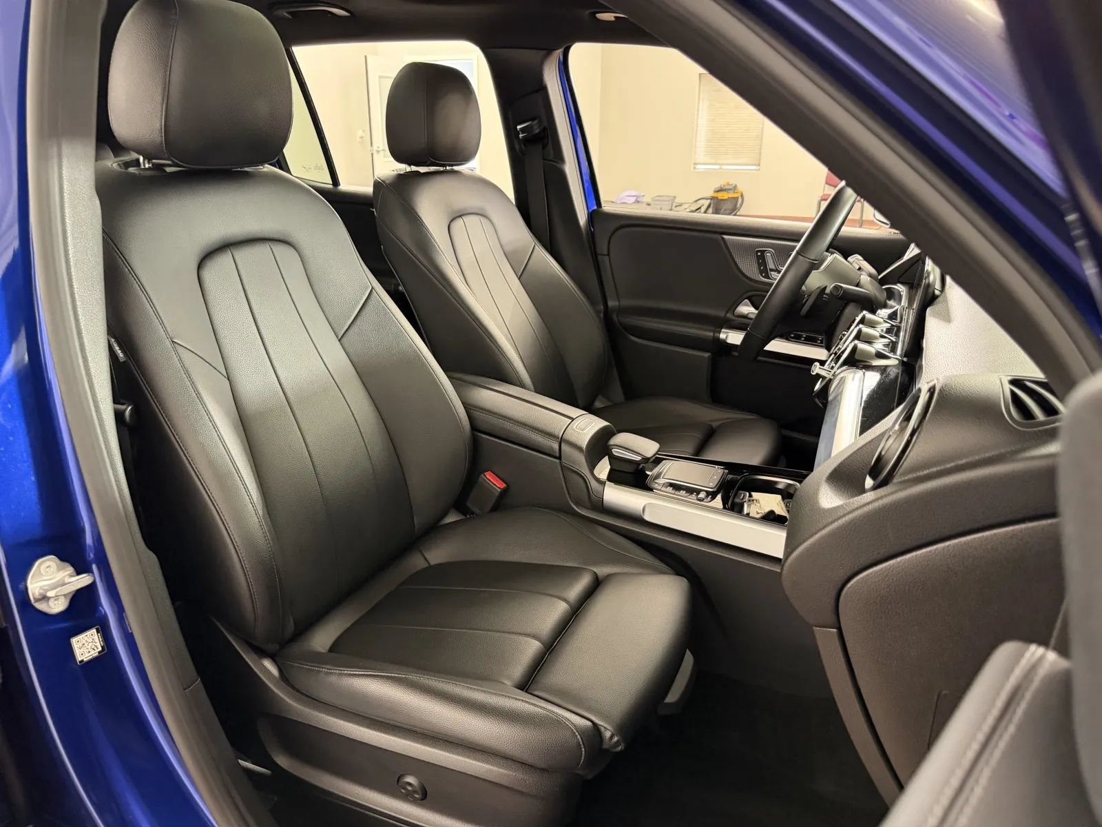 Used 2021 Mercedes-Benz GLB 250 4MATIC image 39