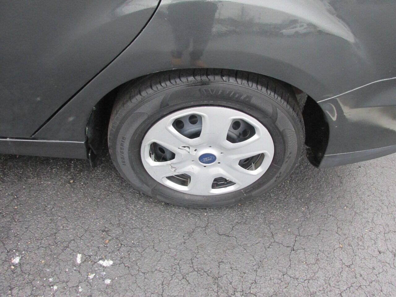 Used 2018 Ford Focus S FWD image 35